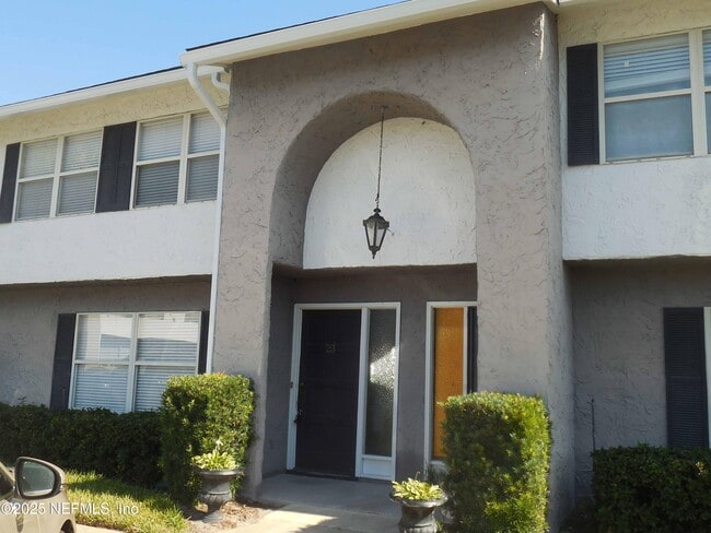 Building Photo - 695 Jimmy Buffett Mem Hwy Unit 23