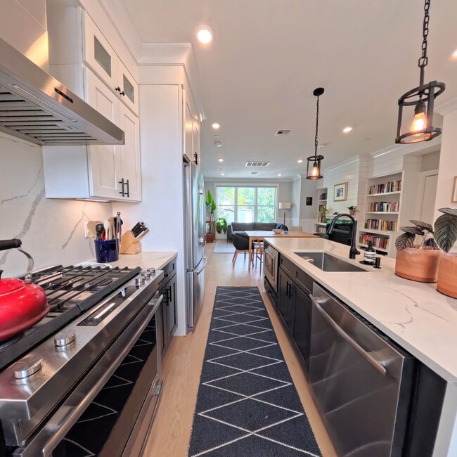 Photo - 113 Beacon St