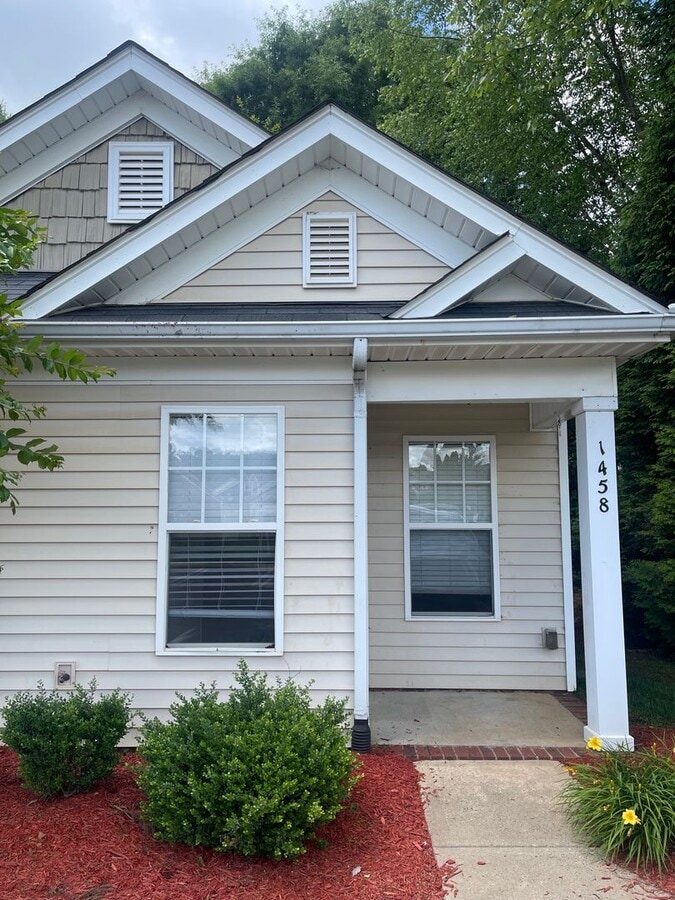 End-Unit Townhome Near Lake Wylie Shopping & Dining - End-Unit Townhome Near Lake Wylie Shopping & Dining