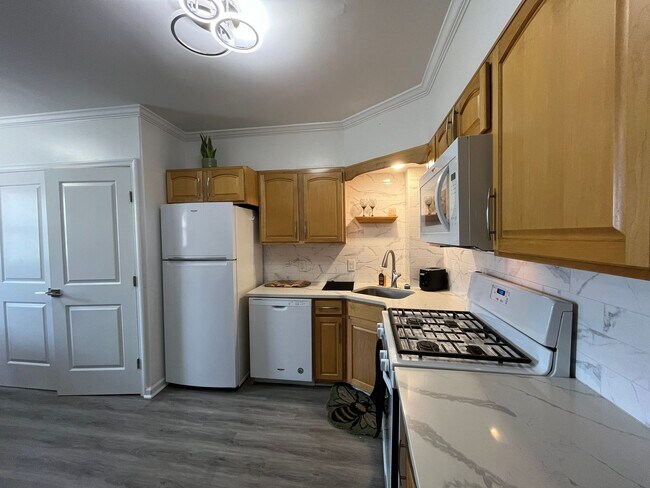 Photo - 2112 S 3rd St Unidad 2112 S. 3rd St - 2nd-3rd flr