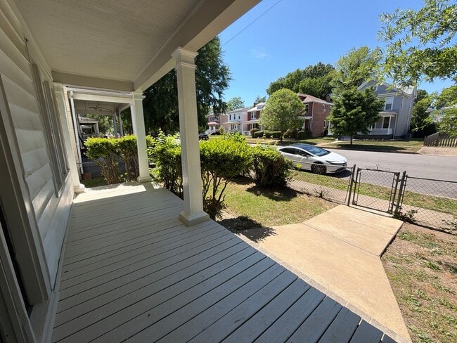 Photo - Charming 4bdrm/1.5bth Home Located in Richmond's North Highland Park w/Balcony!!
