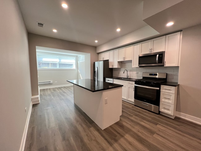 Photo - 706 W Grace St Apartments Unit GDN