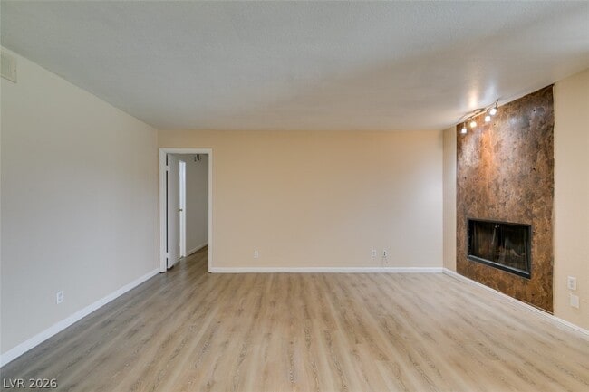 Photo - 1604 Justin Pl Unit 0