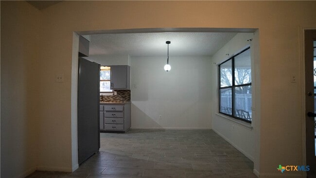 Building Photo - 1801 Sagebrush Dr