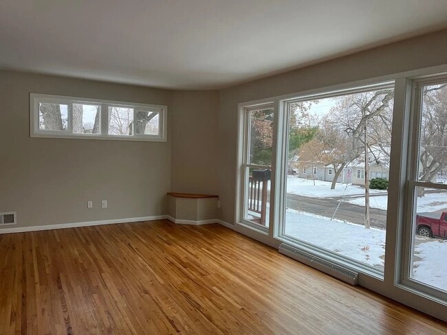 Photo - 416 Stillwater Ave W