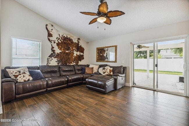 Photo - 2532 Kingsmill Ave