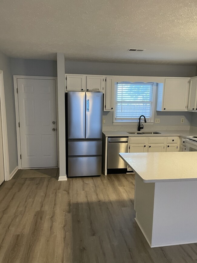 Photo - 415 10th Ave S