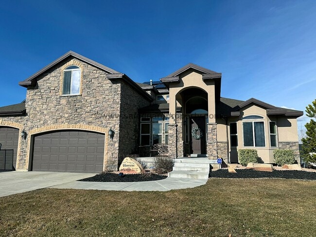 *3 Month Lease* Beautiful Home available f... - *3 Month Lease* Beautiful Home available f...