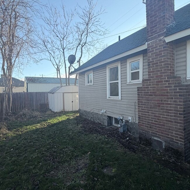 Photo - 2216 N Oak St