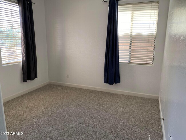 Photo - 232 W Hawk Way