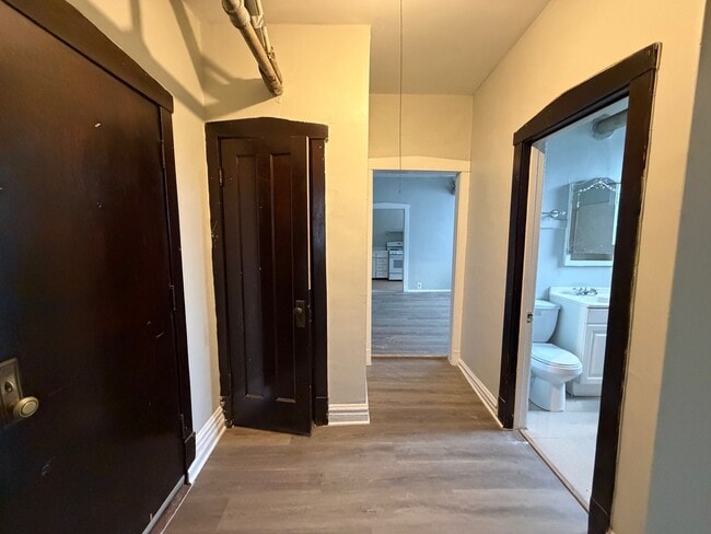 Photo - 3224 N Karlov Ave Unidad B