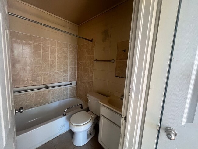 Photo - 1103 S Rd