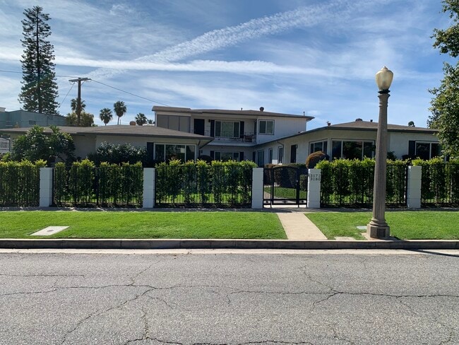 Photo - 3172 Rowena Ave Unit 3172 Rowena Ave