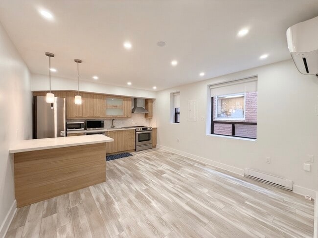 Building Photo - 240 Durie St Unit U205