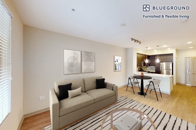 Photo - 121 E Rte 66 Unidad FL1-ID10465A