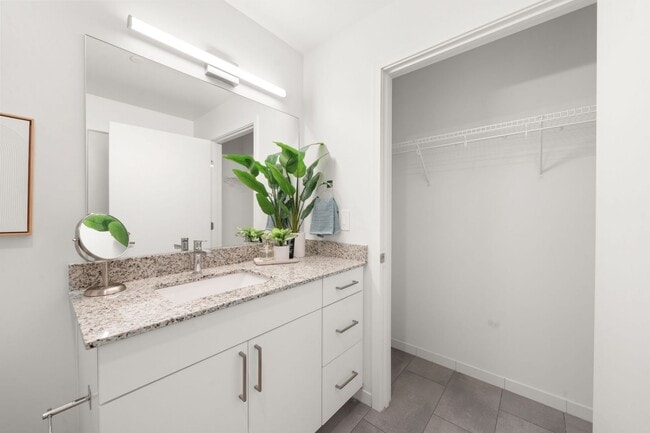 Photo - Apella on Newport