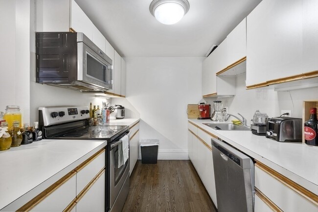 Photo - 390 Commonwealth Ave Unit 205