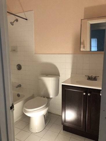 Building Photo - 631 Kathy Ln Unit D Rental