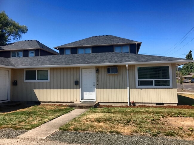 Photo - 2 Bedroom Duplex ~ Close to Campus Unit 2250 NW Grant