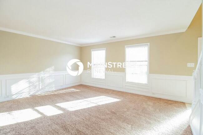 Photo - 4 Bedroom Pet-Friendly Home in Louisville, KY with Main Street Renewal