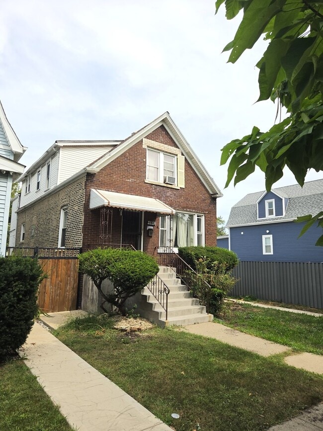 Photo - 2118 W Garfield Blvd