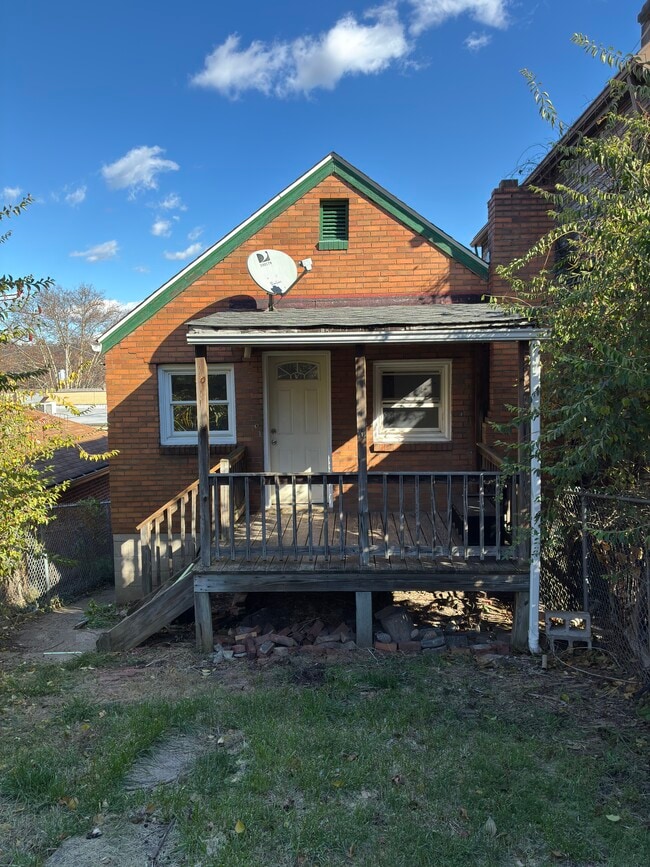 Photo - 110 Hazel Alley