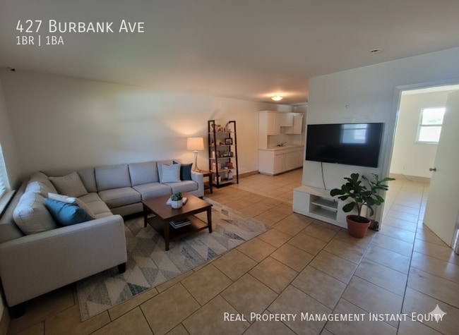 Photo - 427 Burbank Ave