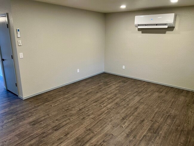 Photo - 110 Island View Dr