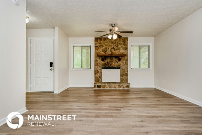 Photo - 2140 Teri Ln SE