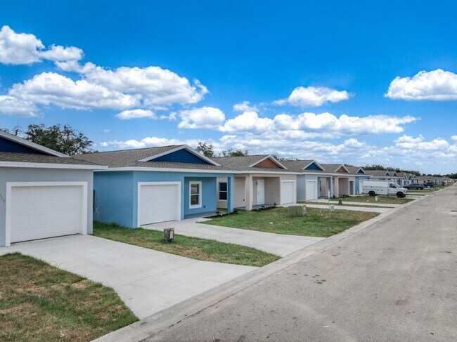 1450 Las Villas Blvd