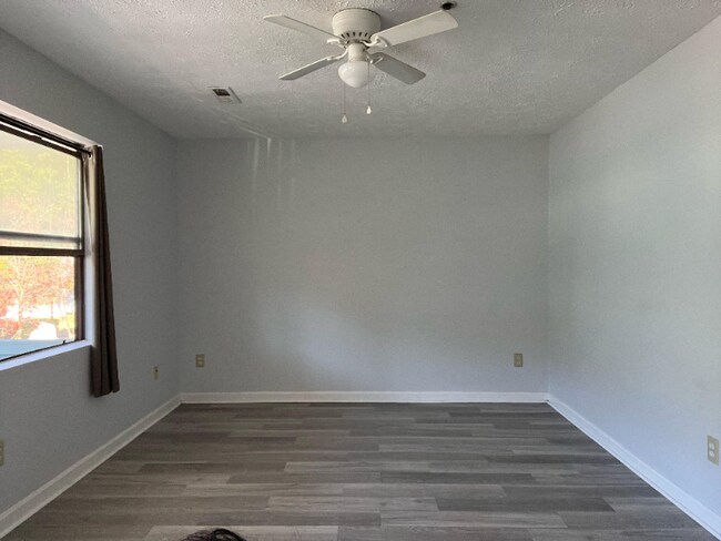 Photo - 1226 Shalom Dr