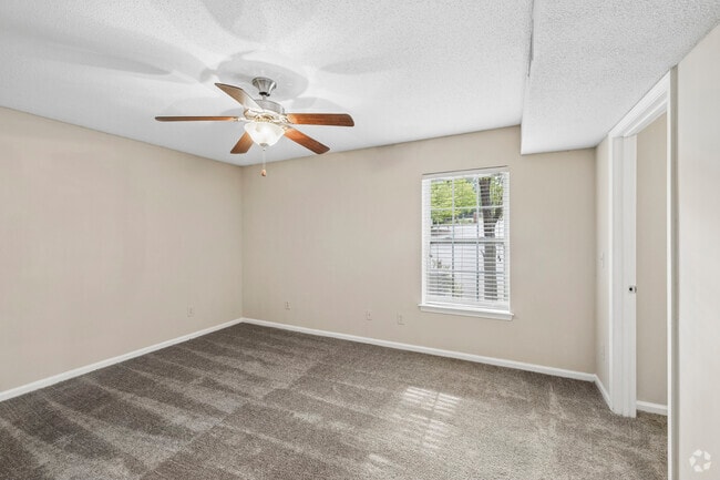 3BR, 2BA - 1,240SF - Primary Bedroom