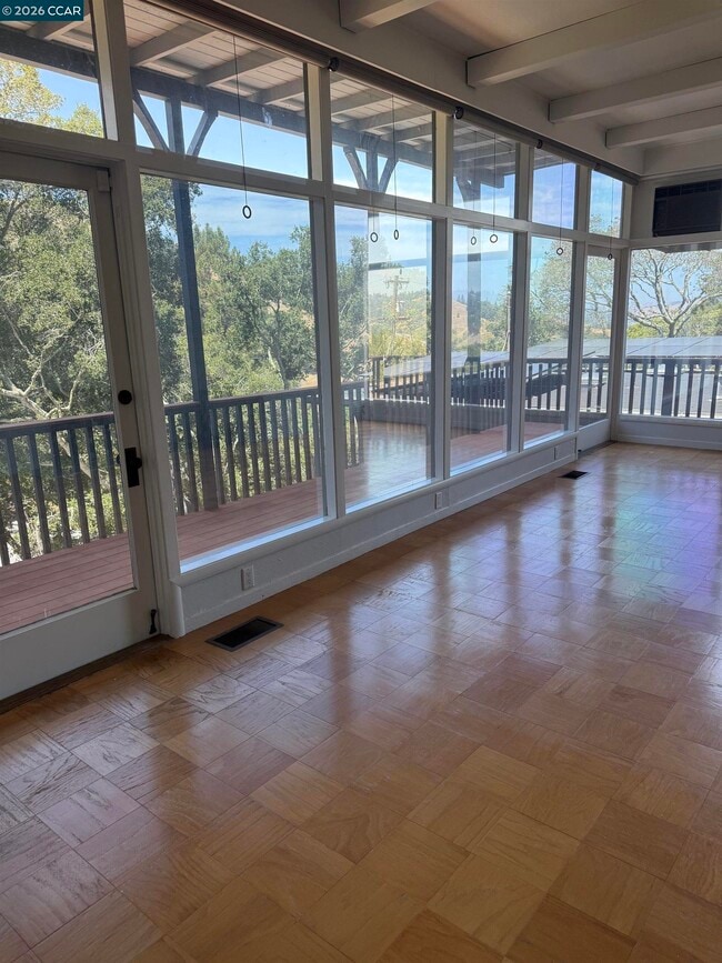 Photo - 7 Knickerbocker Ln