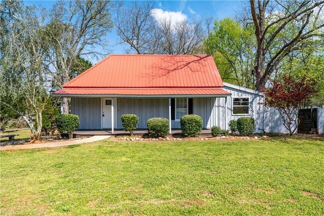 Building Photo - 2656 Jackson Trail Rd