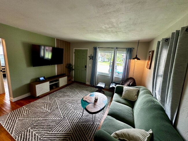 Photo - 5845 27th Ave S