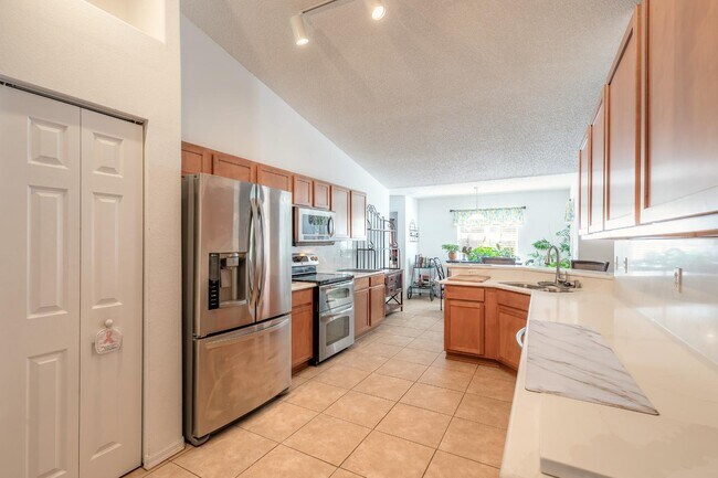 Photo - 46 Pickering Dr