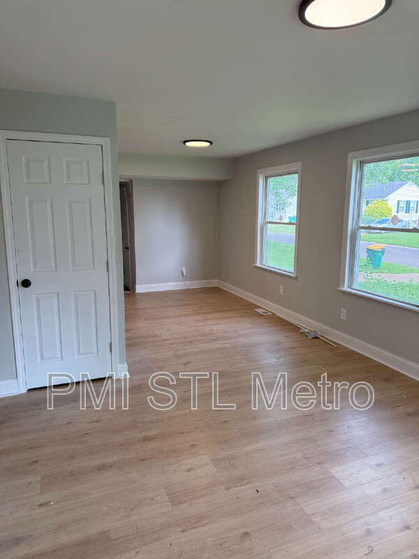 Photo - 10432 Balmoral Dr