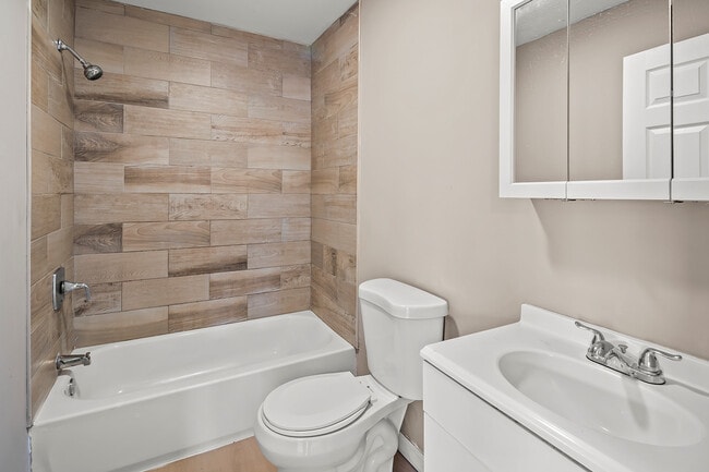 Photo - 113 E Main St