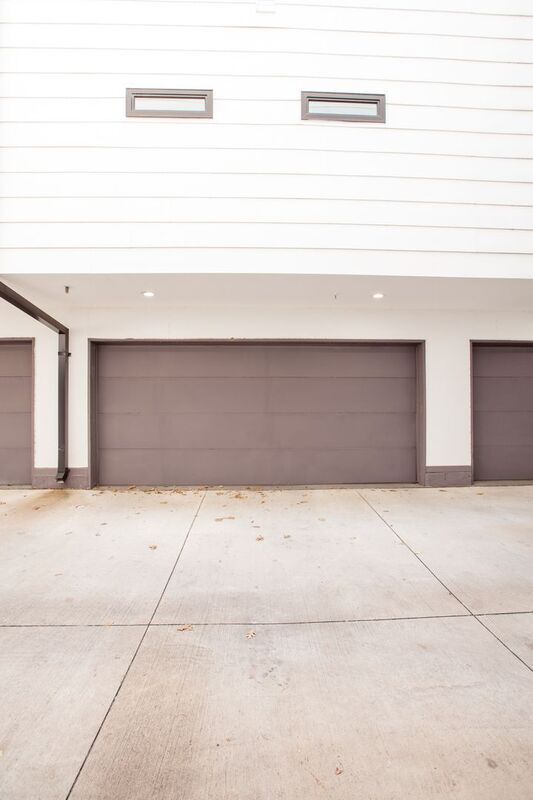 Photo - 2450 N Garrett Ave