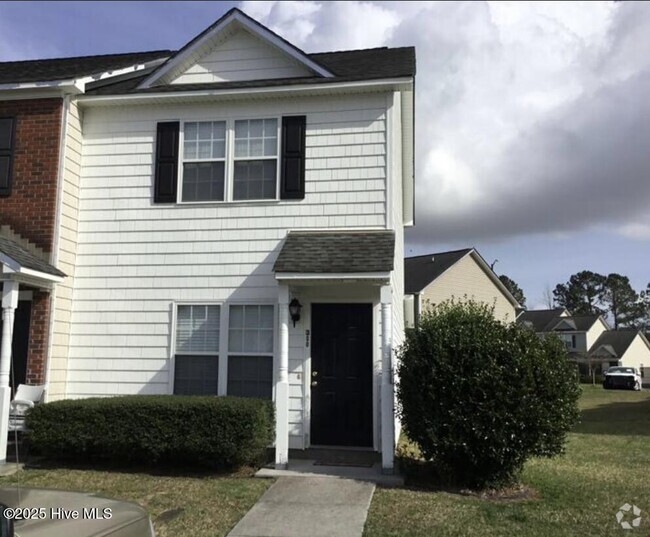Building Photo - 300 Ashwood Dr Rental