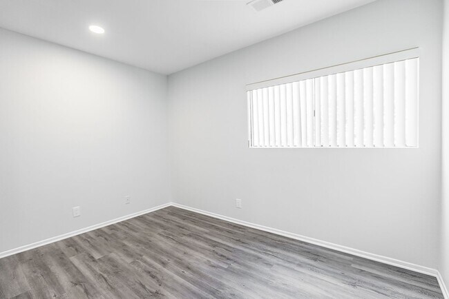 1527 Veteran Ave
