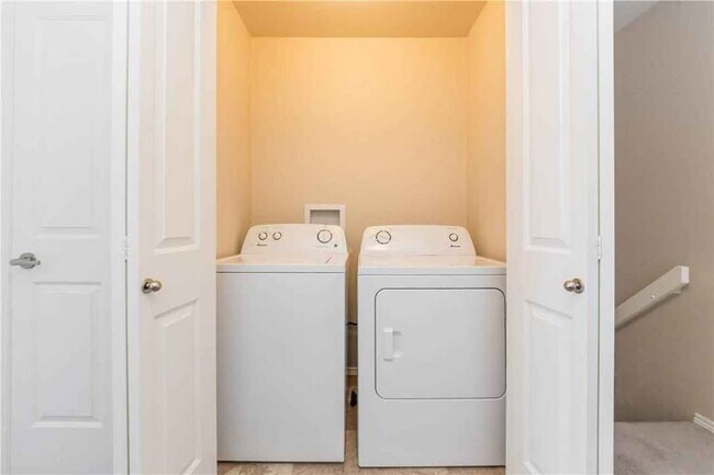 Photo - 156 Park E Dr