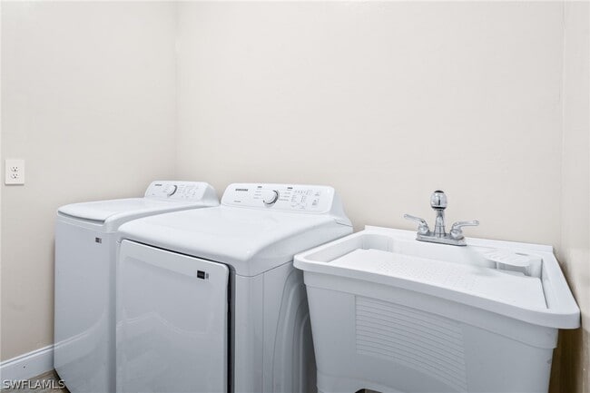 Building Photo - 2708 20th St W