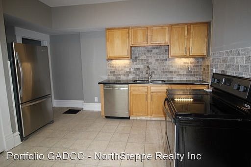 Photo - 141 E 4th Ave