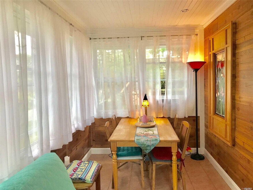 515 Bayberry Walk