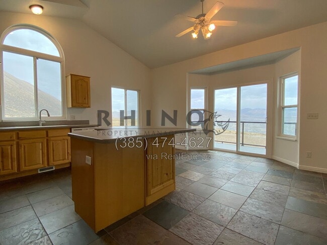 Photo - 8 Duchesne Cir