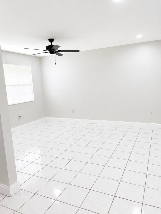 Photo - 457 NE 139th St Unit 443