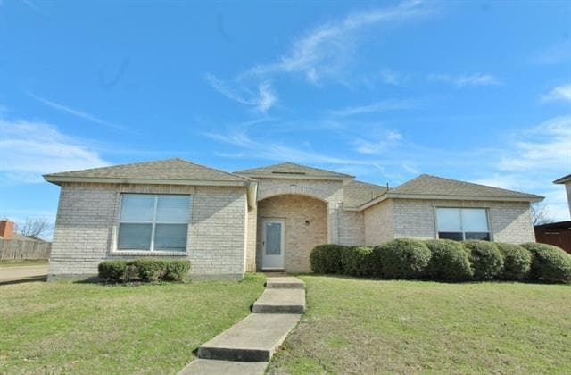 Building Photo - 300 Rosewood Ln