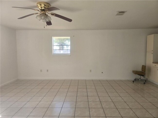 Photo - 901 W Genie St