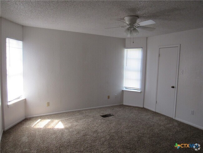 Building Photo - 2603 Bermuda Dr Unit D Rental